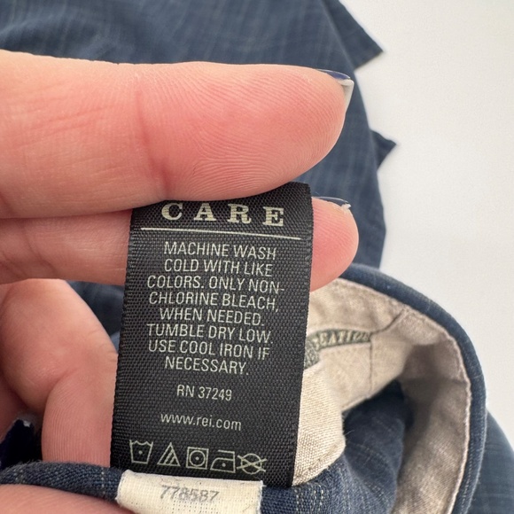 Rei Shirt Men Small Blue Button Up Short Sleeves Lightweight Rayon Blend Casual - Picture 7 of 10